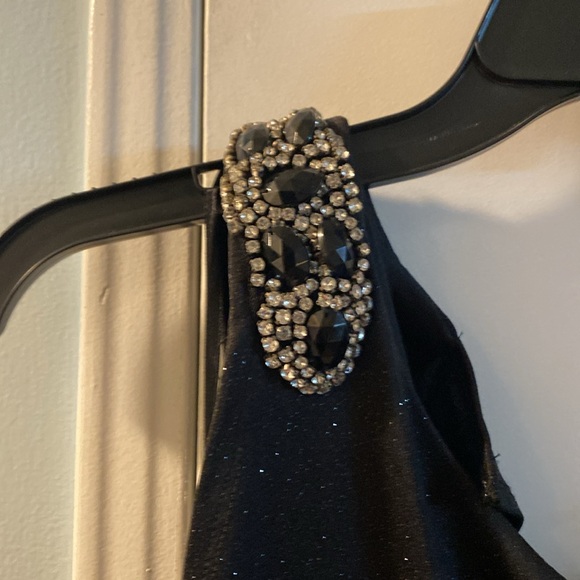 Jackie Jones, New York long gown slit in the back size 14 - Picture 3 of 10